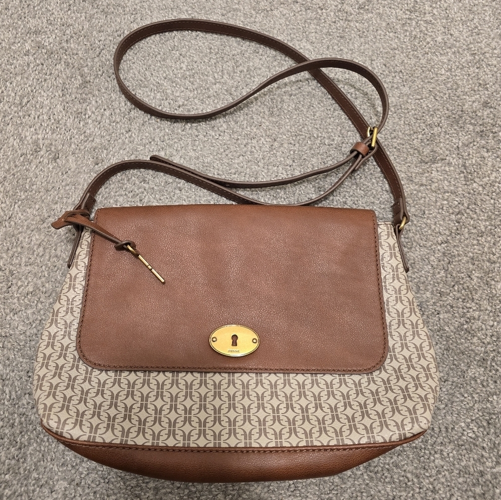 Fossil Gabriella Flap Crossbody Taupe Tan Chic Cabincore Classic Travel Vacation
